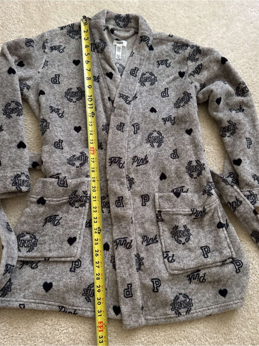 PINK Victoria's Secret XS/S Gray Fleece Robe with Black Heart & Logo Print